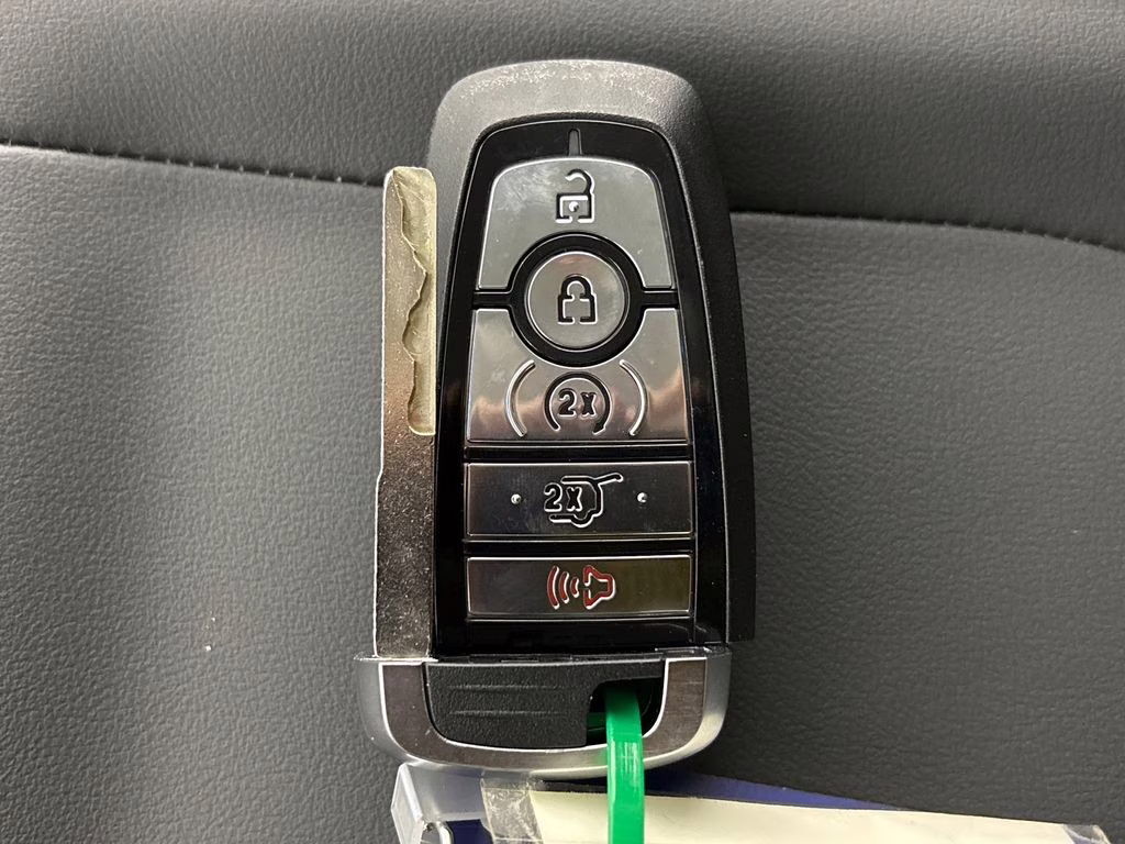 2026 Glacier Gray Metallic Tri-Coat Ford Expedition Max Active RWD SUV