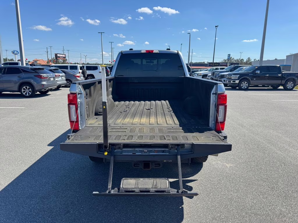 2022 Iconic Silver Metallic Ford Super Duty F-350 SRW Platinum 4X4 Truck