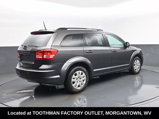2019 Granite Crystal Metallic Clearcoat Dodge Journey SE FWD SUV