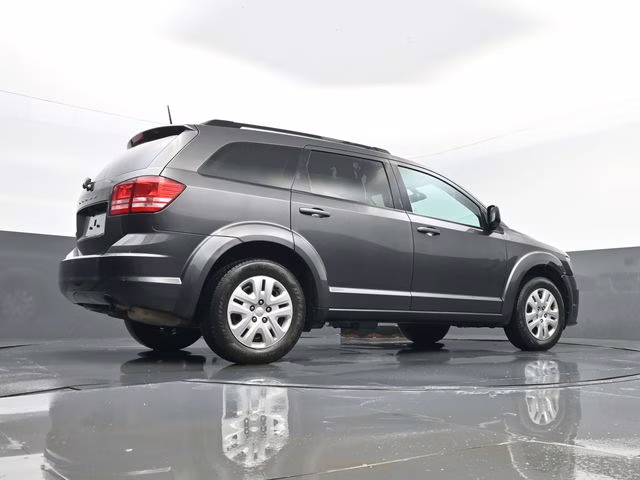 2019 Granite Crystal Metallic Clearcoat Dodge Journey SE FWD SUV
