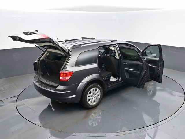 2019 Granite Crystal Metallic Clearcoat Dodge Journey SE FWD SUV