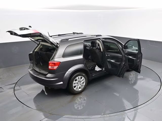 2019 Granite Crystal Metallic Clearcoat Dodge Journey SE FWD SUV