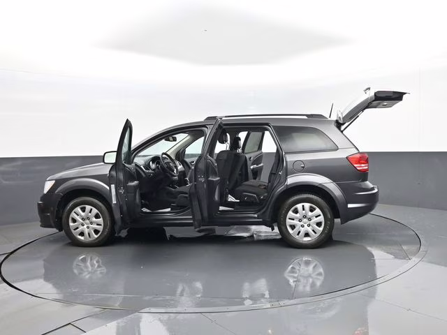 2019 Granite Crystal Metallic Clearcoat Dodge Journey SE FWD SUV