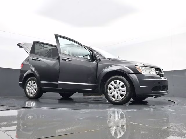 2019 Granite Crystal Metallic Clearcoat Dodge Journey SE FWD SUV