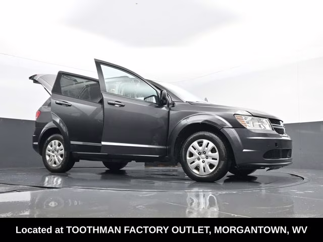 2019 Granite Crystal Metallic Clearcoat Dodge Journey SE FWD SUV