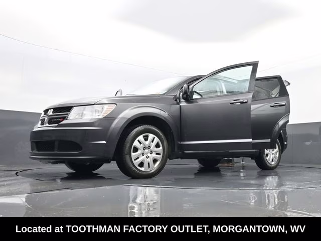 2019 Granite Crystal Metallic Clearcoat Dodge Journey SE FWD SUV