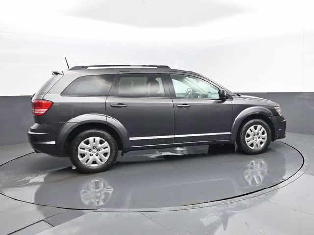 2019 Granite Crystal Metallic Clearcoat Dodge Journey SE FWD SUV