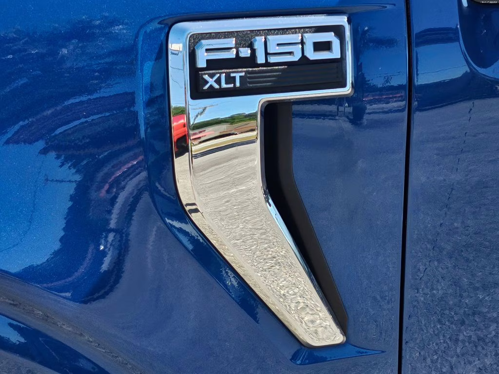 2023 Atlas Blue Metallic Ford F-150 XLT 4X4 Truck