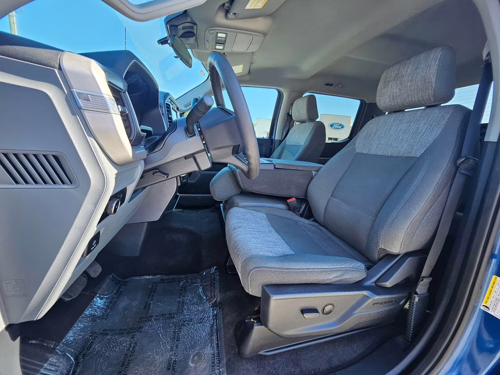 2023 Atlas Blue Metallic Ford F-150 XLT 4X4 Truck