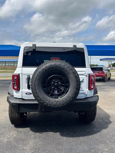 2026 White Ford Bronco Badlands 4X4 SUV