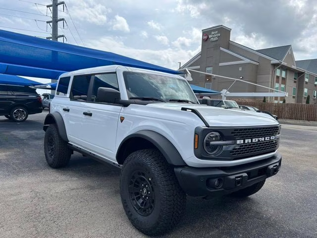 2026 White Ford Bronco Badlands 4X4 SUV