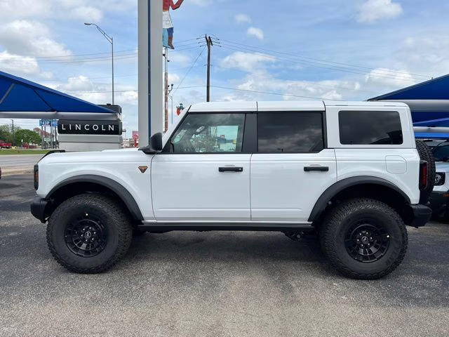 2026 White Ford Bronco Badlands 4X4 SUV