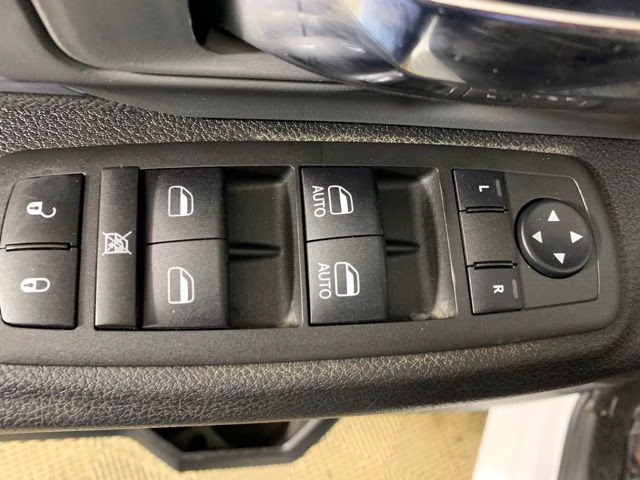 2022 Bright White Clearcoat Ram 1500 SLT 4X4 Truck