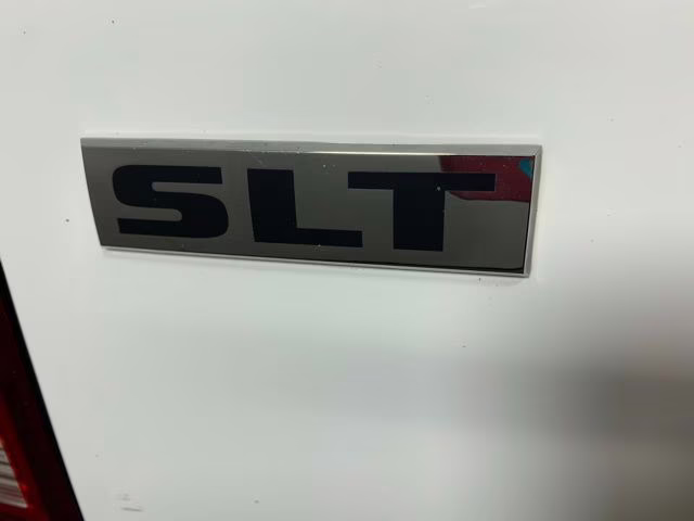 2022 Bright White Clearcoat Ram 1500 Classic SLT 4X4 Truck