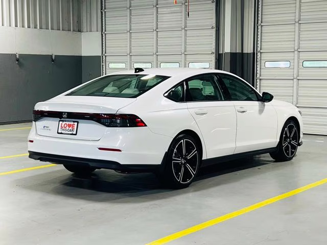 2026 Platinum White Pearl Honda Accord SE FWD Sedan