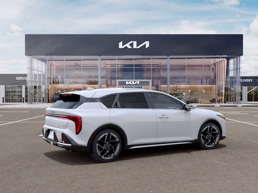 2026 Snow White Pearl Kia K4 GT-Line FWD Hatchback