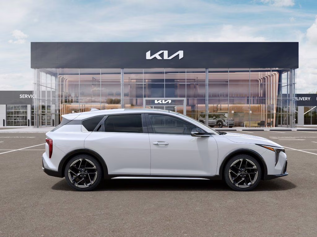 2026 Snow White Pearl Kia K4 GT-Line FWD Hatchback