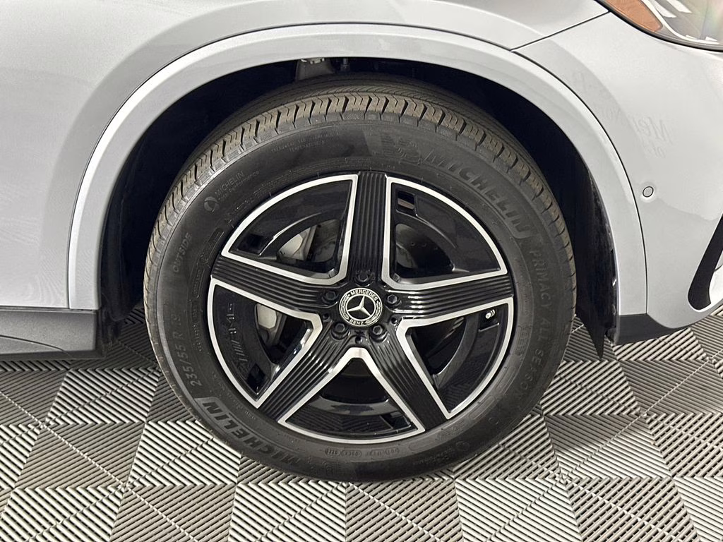 2025 Cirrus Silver Metallic Mercedes-Benz GLC GLC 300 Coupe AWD SUV