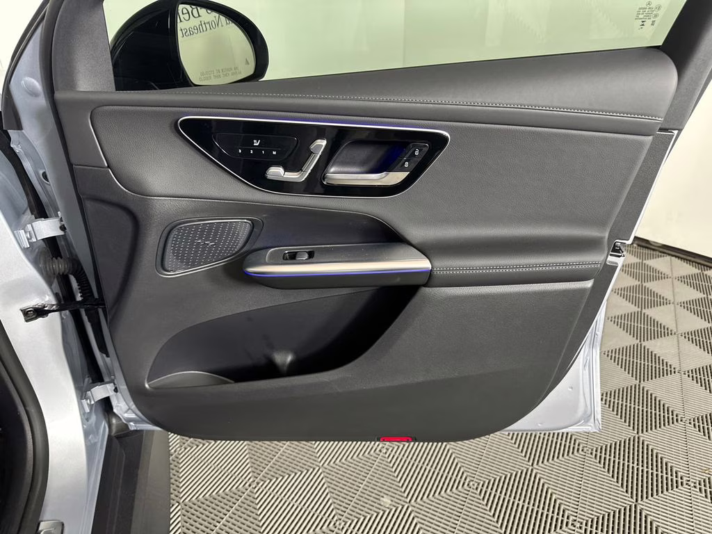 2025 Cirrus Silver Metallic Mercedes-Benz GLC GLC 300 Coupe AWD SUV