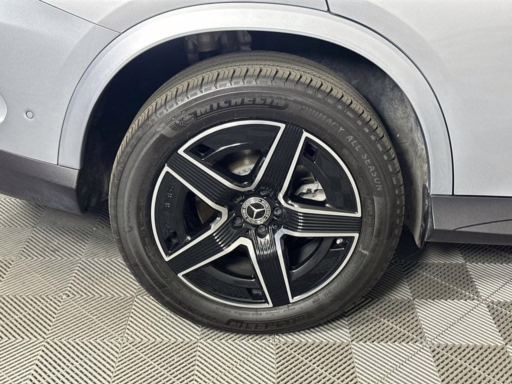 2025 Cirrus Silver Metallic Mercedes-Benz GLC GLC 300 Coupe AWD SUV