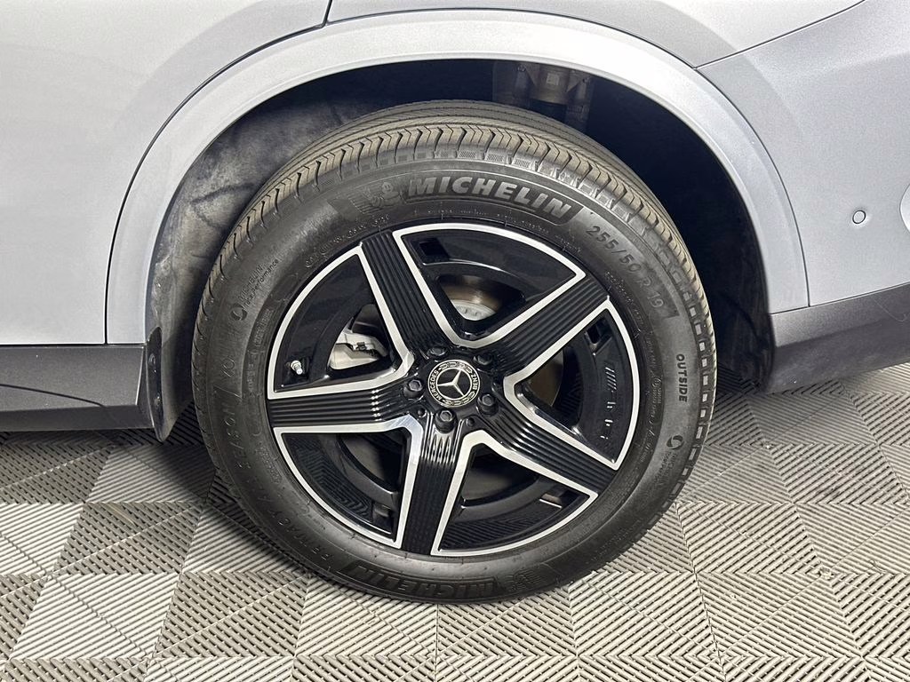 2025 Cirrus Silver Metallic Mercedes-Benz GLC GLC 300 Coupe AWD SUV