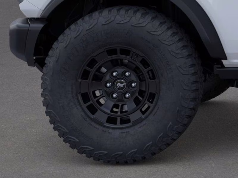 2026 Oxford White Ford Bronco Badlands 4X4 SUV