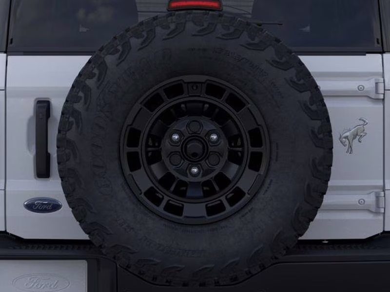 2026 Oxford White Ford Bronco Badlands 4X4 SUV