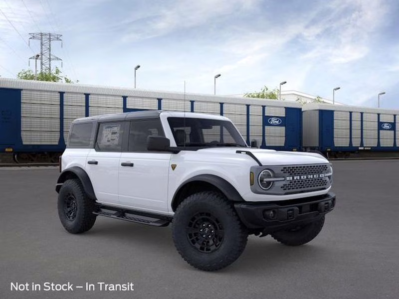2026 Oxford White Ford Bronco Badlands 4X4 SUV