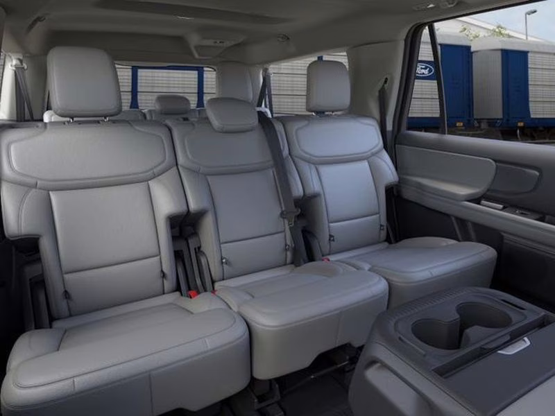 2026 Star White Metallic Tri-Coat Ford Expedition Max Active 4X4 SUV