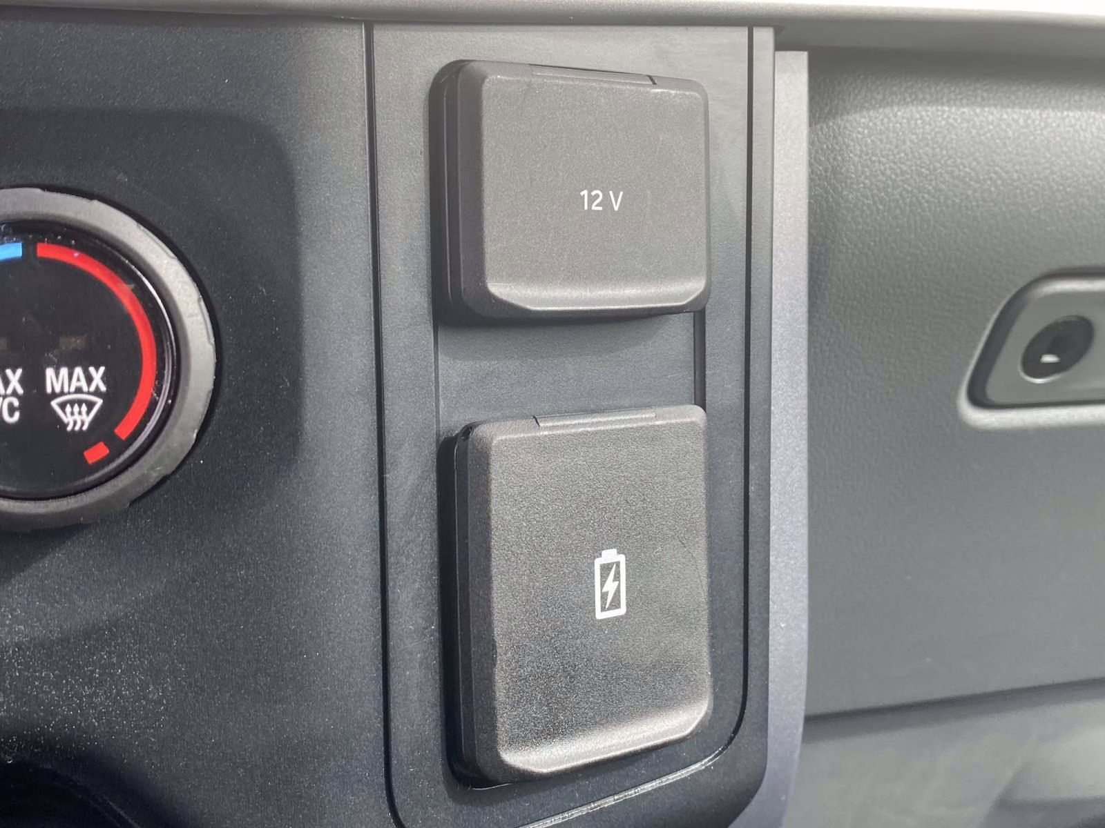 2023 Carbonized Gray Metallic Ford F-150 XLT RWD Truck