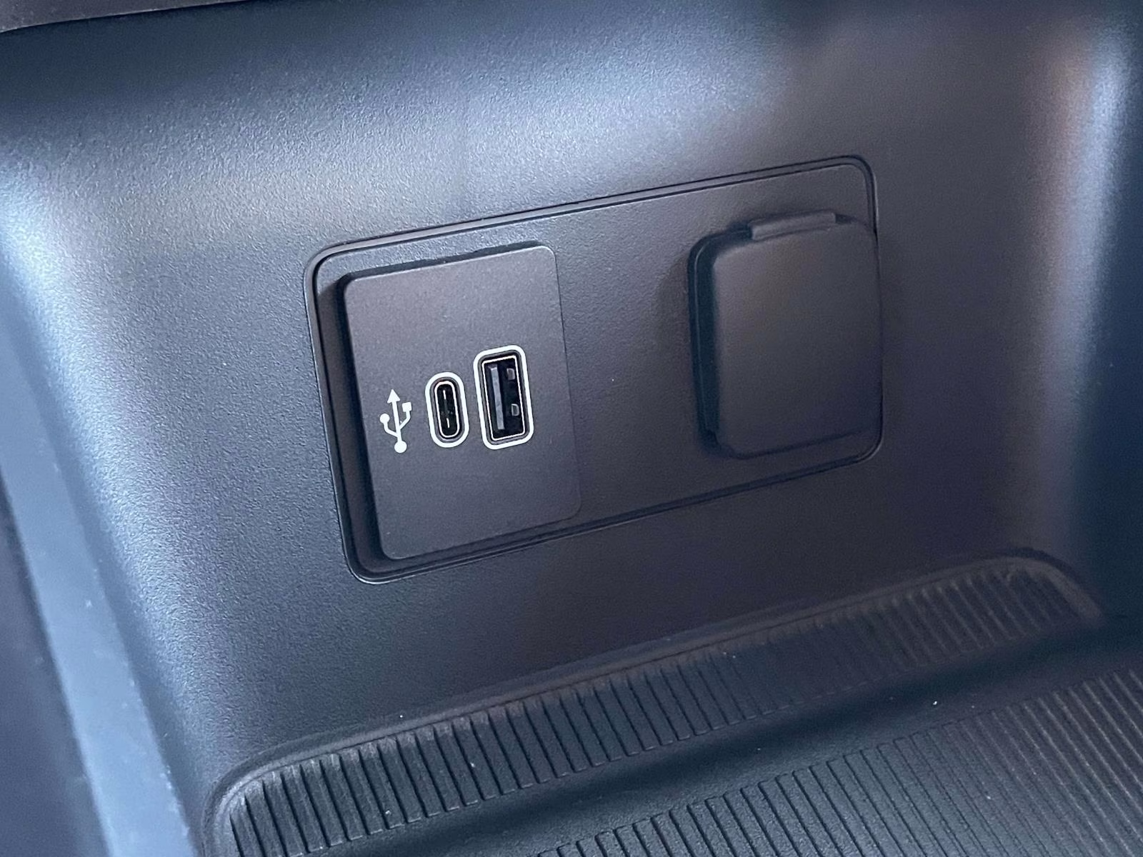 2026 Black Metallic Ford Explorer ST-Line RWD SUV