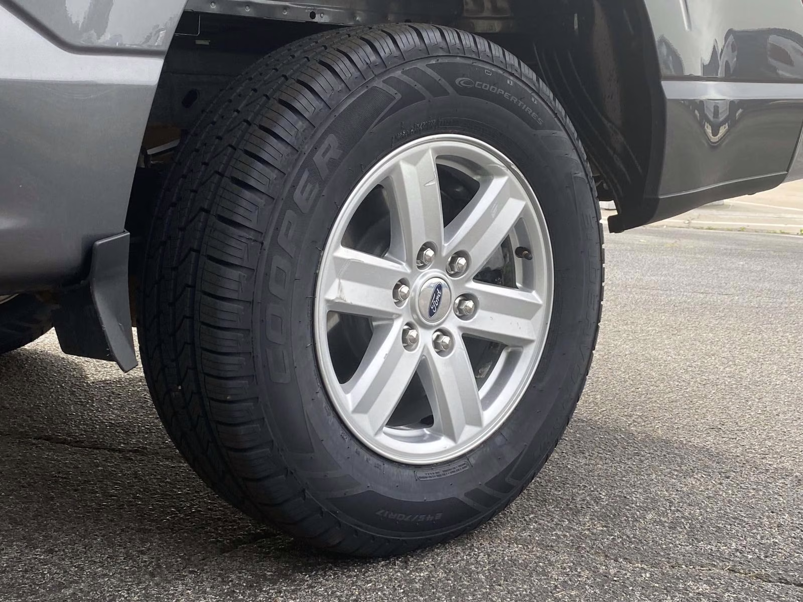 2023 Carbonized Gray Metallic Ford F-150 XLT RWD Truck