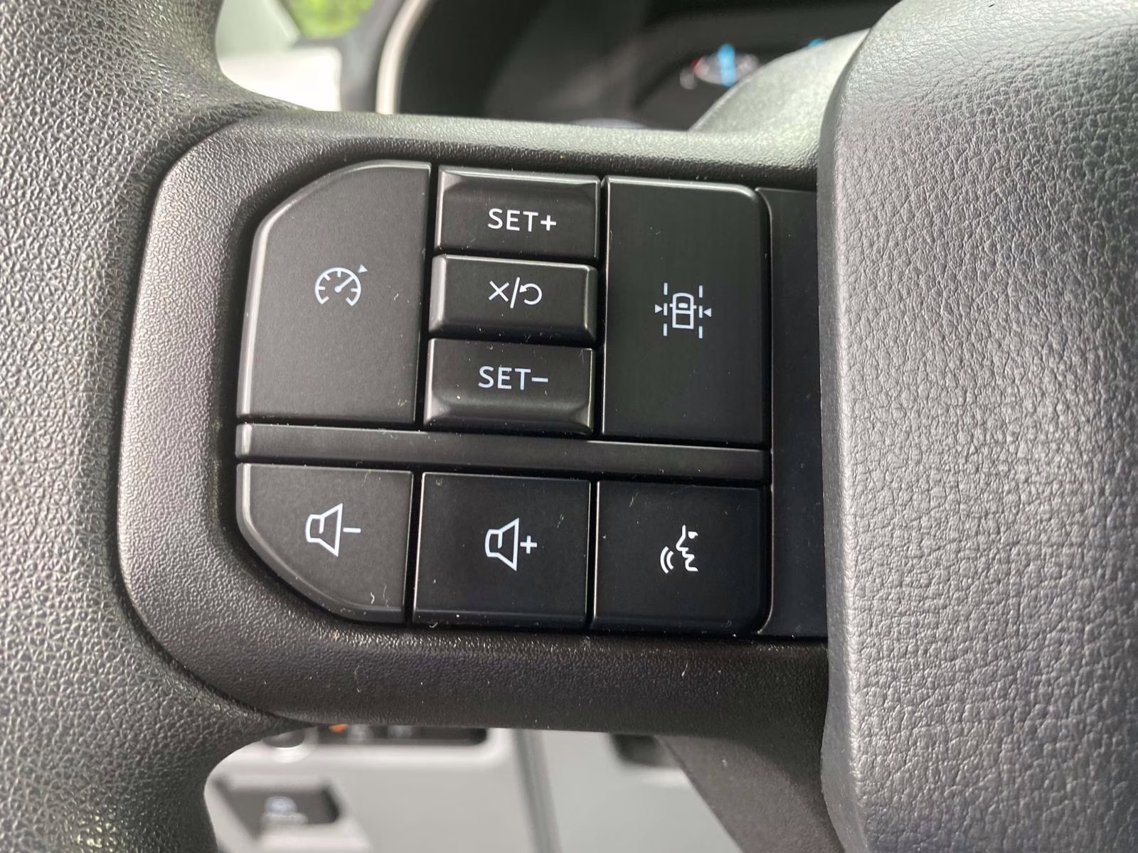 2023 Carbonized Gray Metallic Ford F-150 XLT RWD Truck