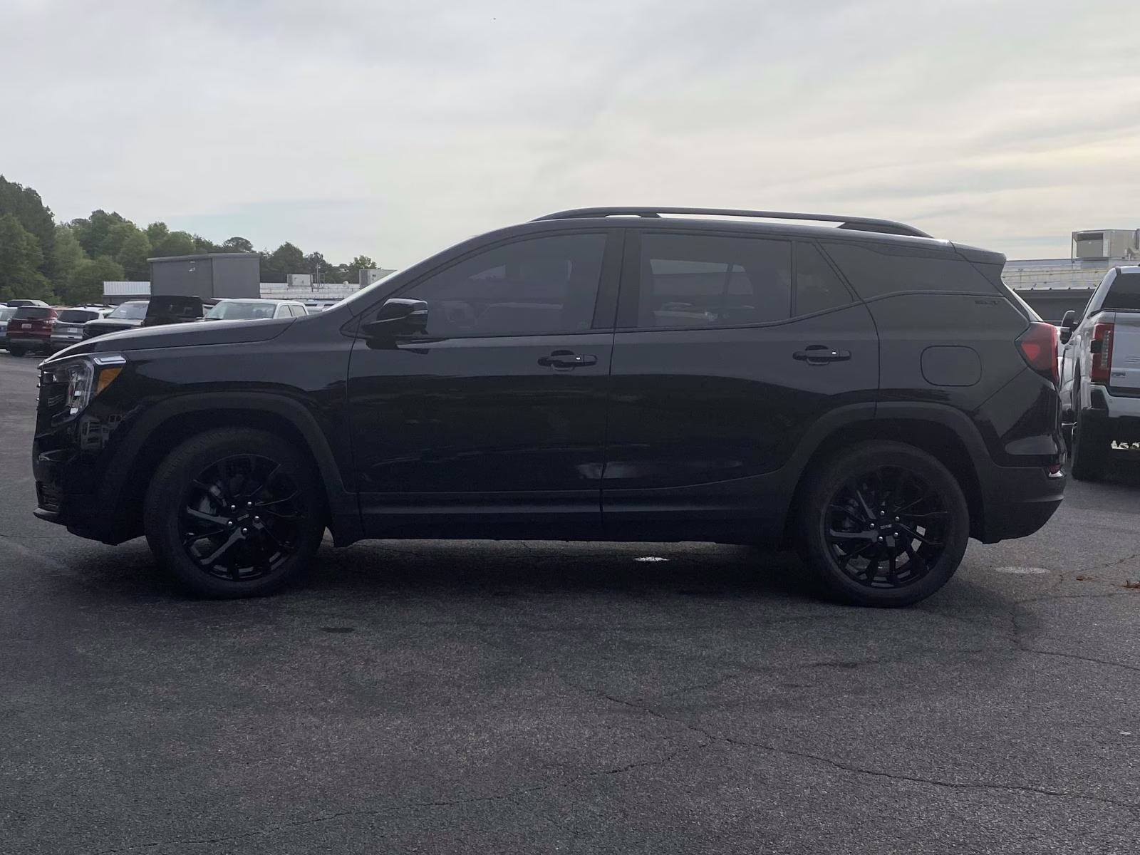 2023 Ebony Twilight Metallic GMC Terrain SLT FWD SUV