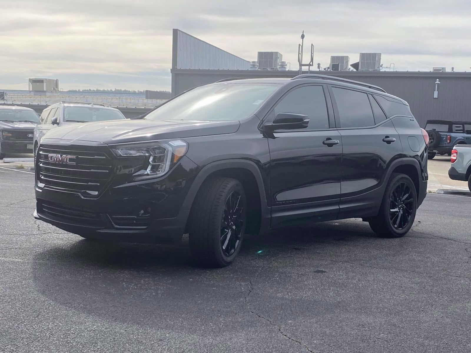 2023 Ebony Twilight Metallic GMC Terrain SLT FWD SUV