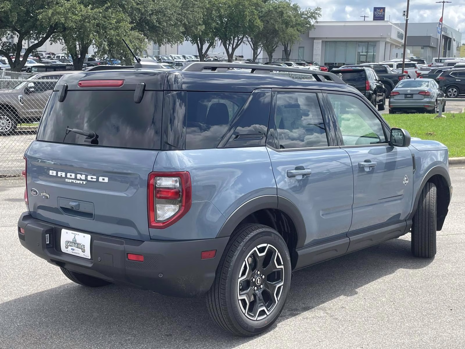 2025 Azure Gray Metallic Ford Bronco Sport Outer Banks 4X4 SUV