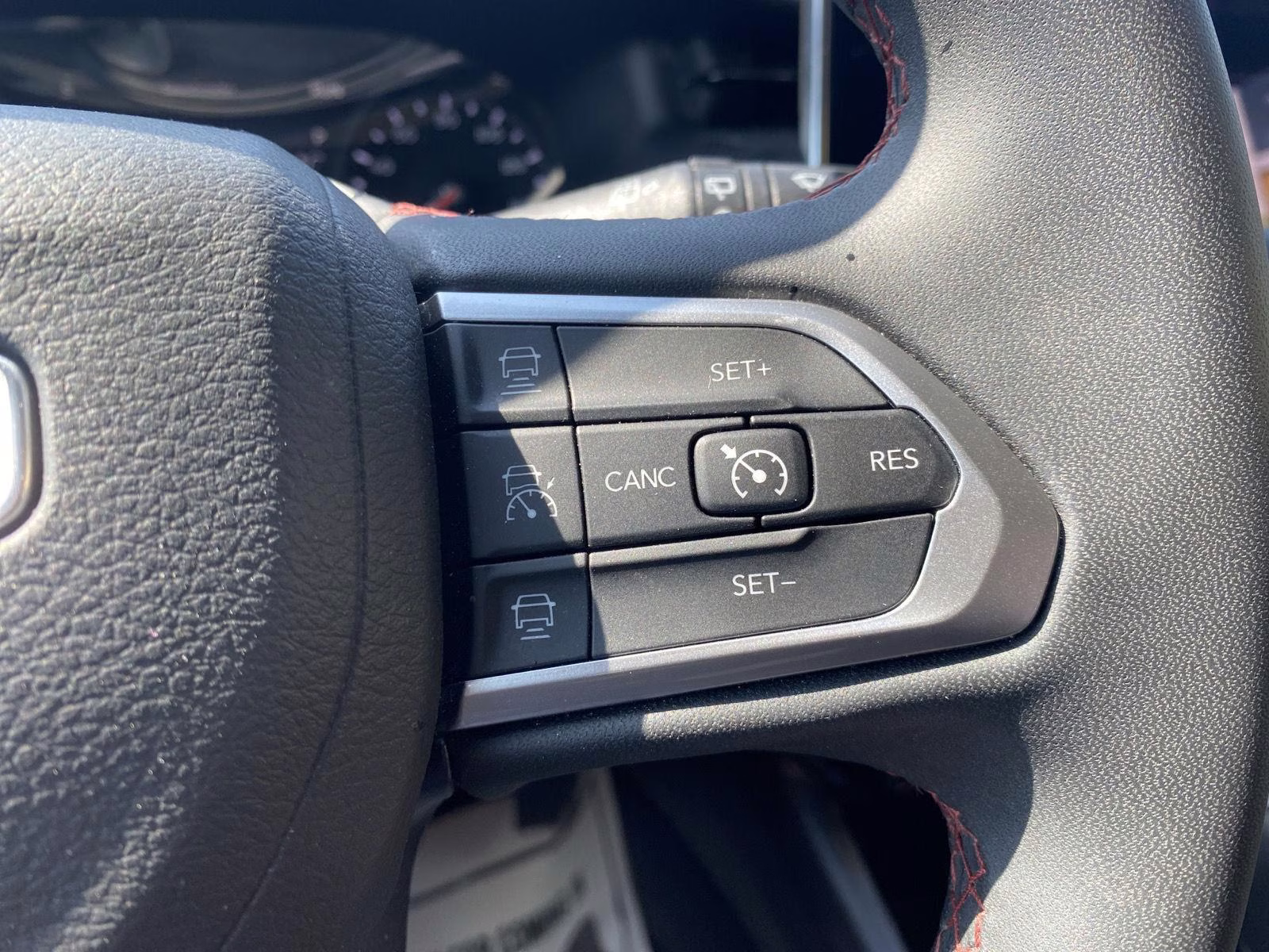 2025 Bright White Clearcoat Jeep Compass Trailhawk 4X4 SUV