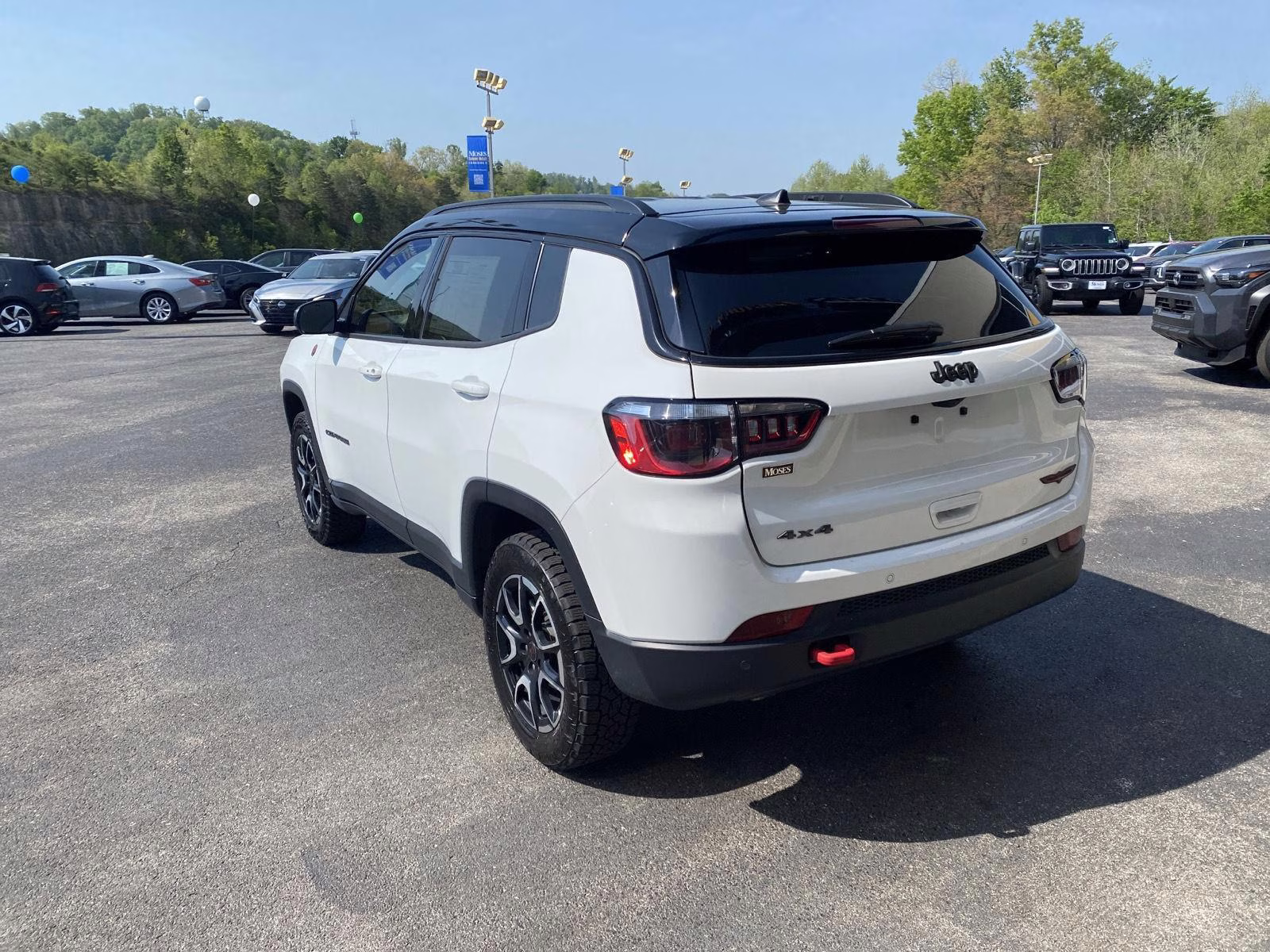 2025 Bright White Clearcoat Jeep Compass Trailhawk 4X4 SUV