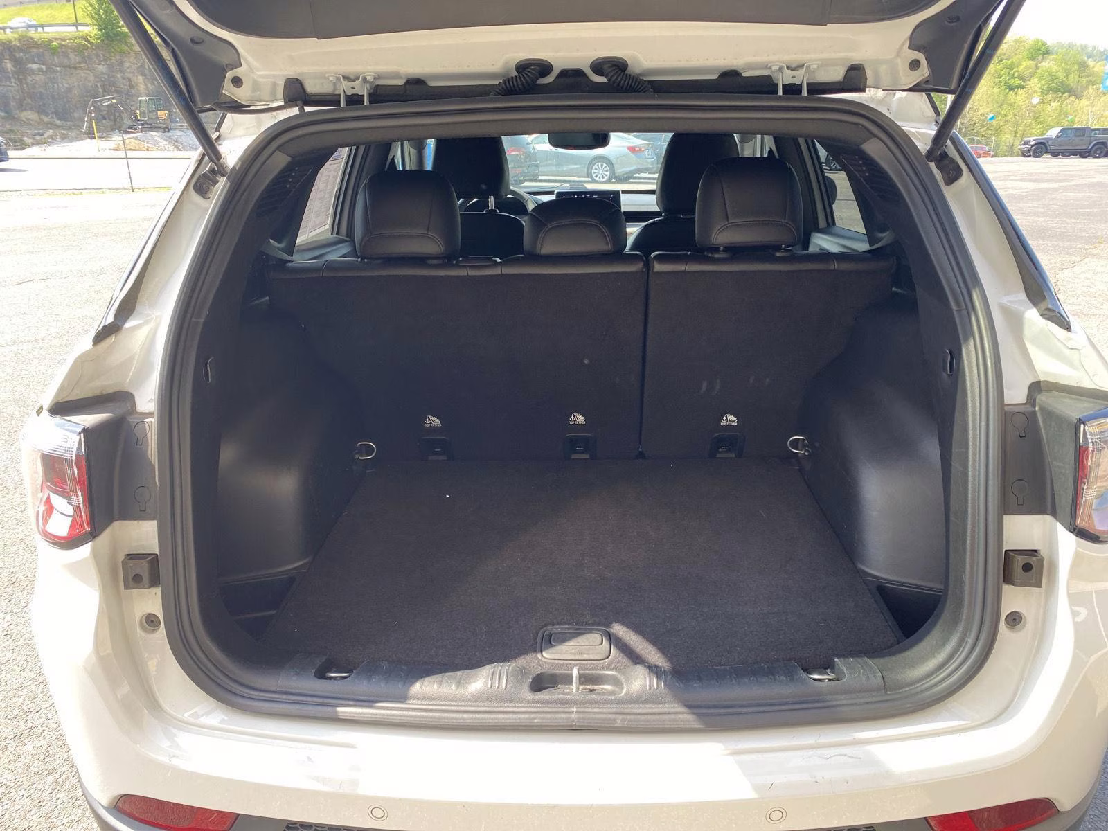 2025 Bright White Clearcoat Jeep Compass Trailhawk 4X4 SUV