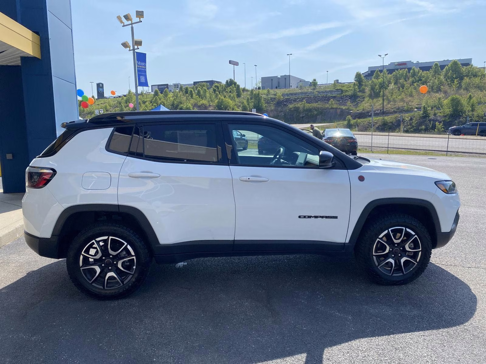 2025 Bright White Clearcoat Jeep Compass Trailhawk 4X4 SUV