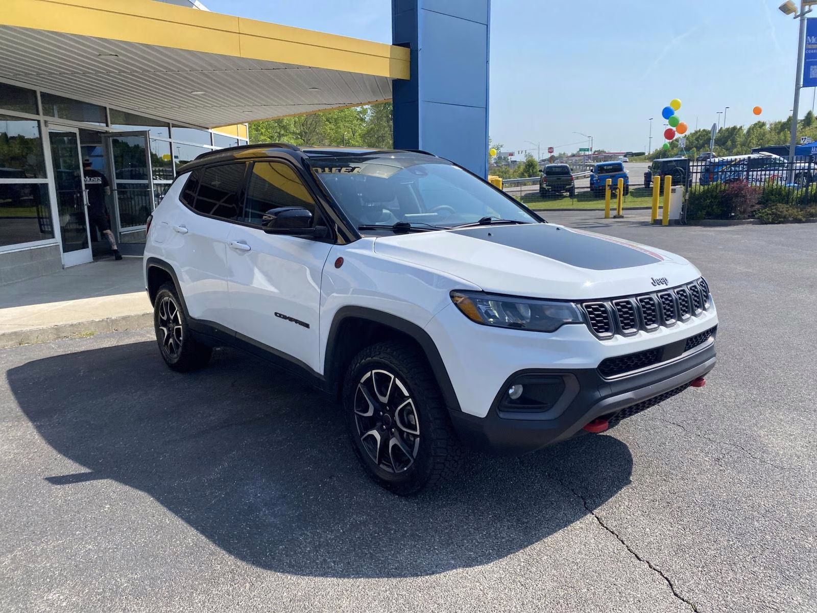 2025 Bright White Clearcoat Jeep Compass Trailhawk 4X4 SUV