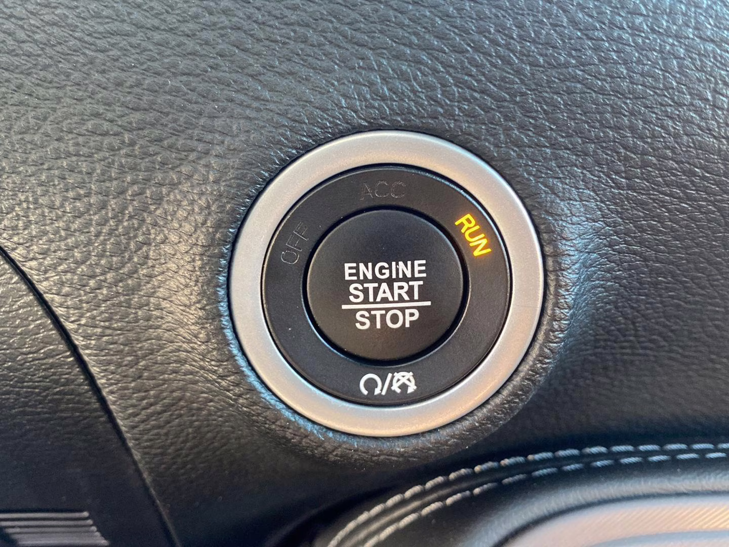 2023 Pitch Black Clearcoat Dodge Challenger R/T Scat Pack RWD Coupe