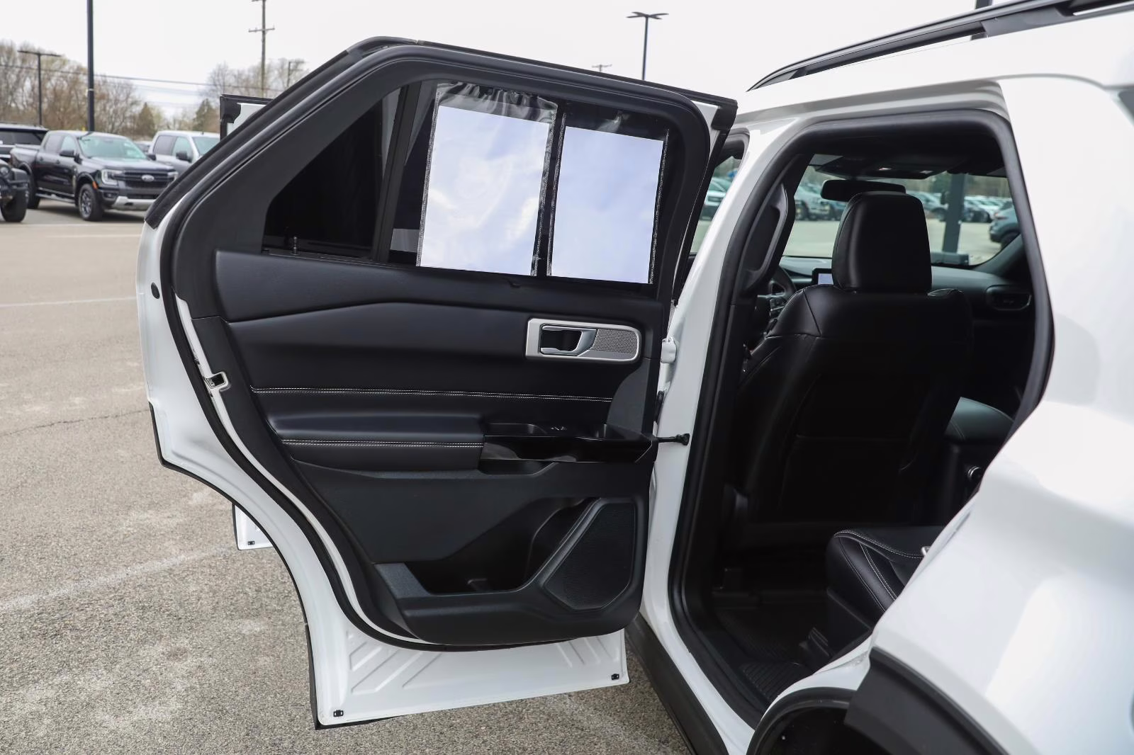 2023 Star White Metallic Tri-Coat Ford Explorer ST 4X4 SUV