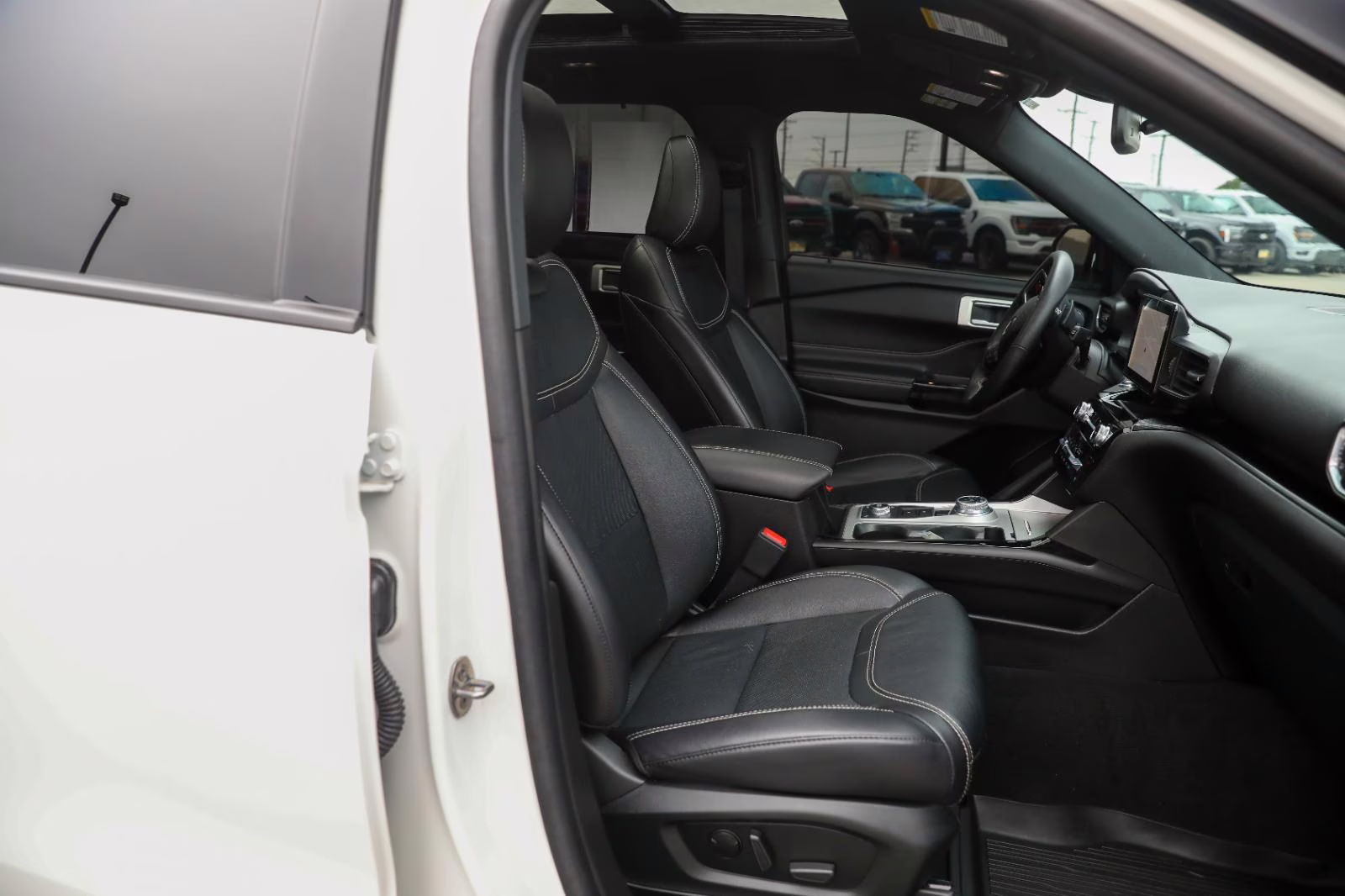 2023 Star White Metallic Tri-Coat Ford Explorer ST 4X4 SUV