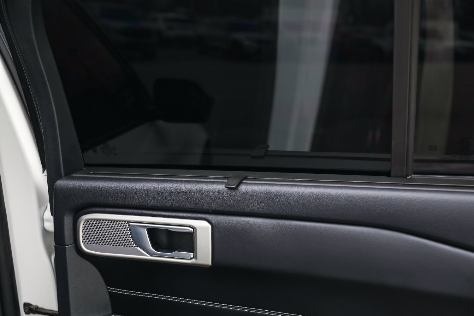 2023 Star White Metallic Tri-Coat Ford Explorer ST 4X4 SUV