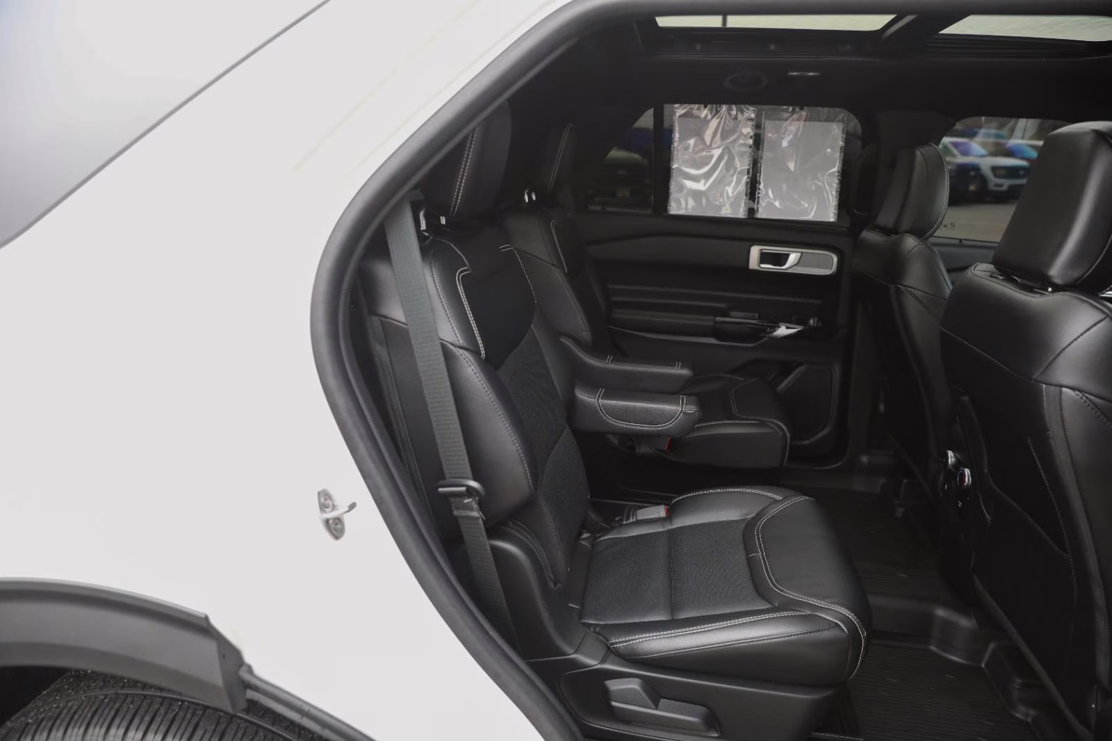 2023 Star White Metallic Tri-Coat Ford Explorer ST 4X4 SUV