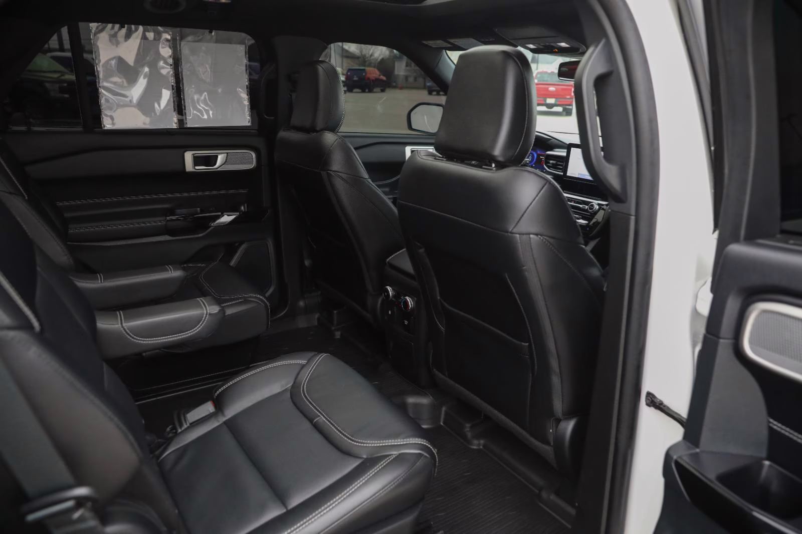 2023 Star White Metallic Tri-Coat Ford Explorer ST 4X4 SUV