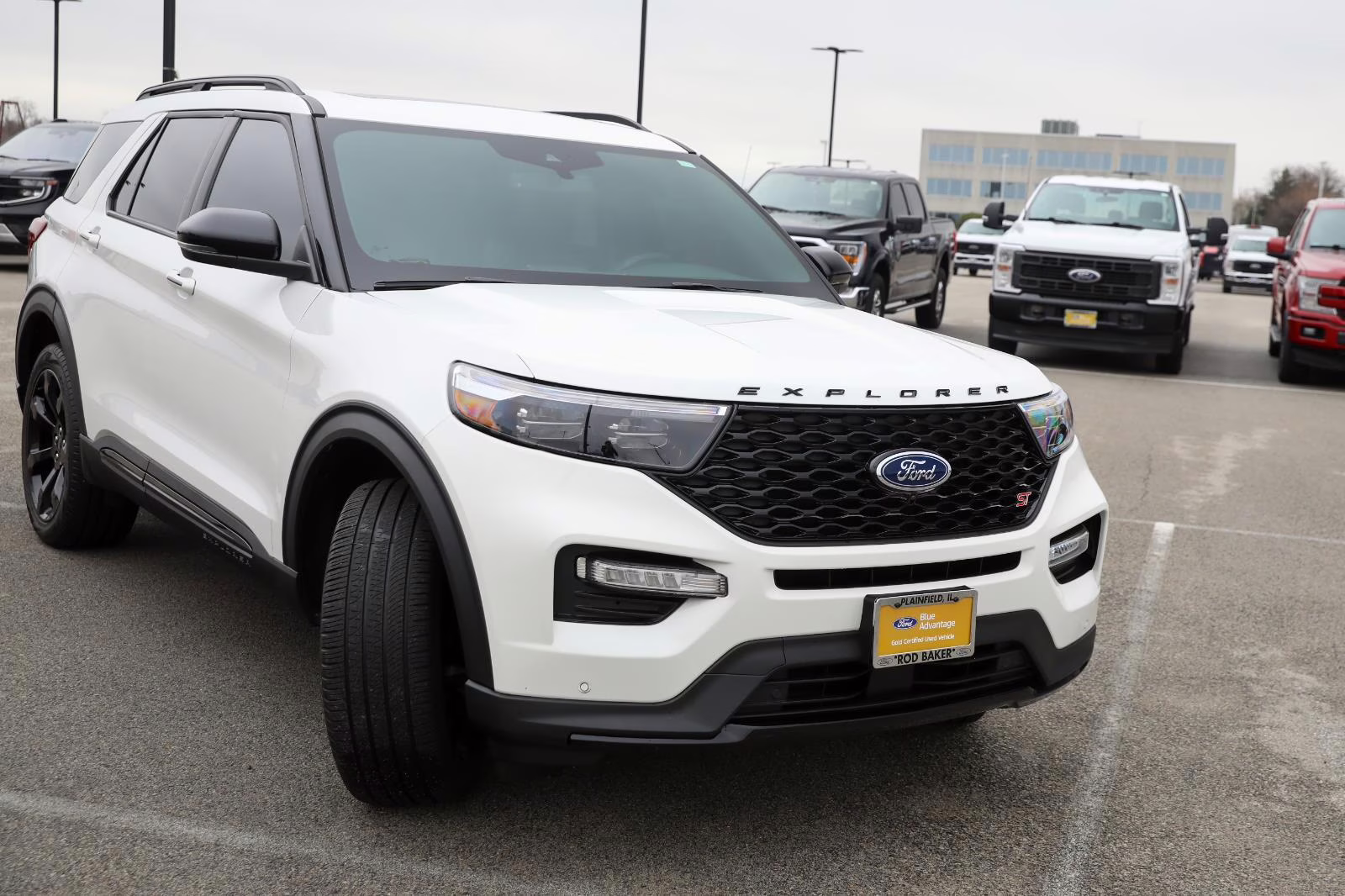 2023 Star White Metallic Tri-Coat Ford Explorer ST 4X4 SUV