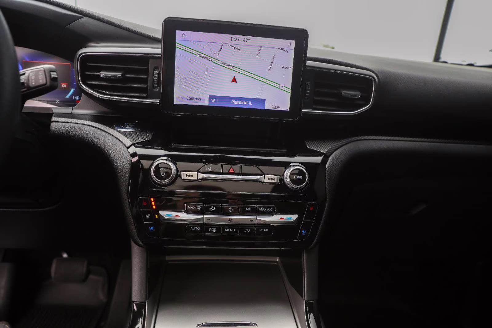 2023 Star White Metallic Tri-Coat Ford Explorer ST 4X4 SUV