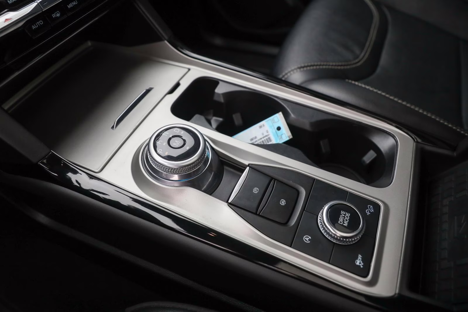 2023 Star White Metallic Tri-Coat Ford Explorer ST 4X4 SUV